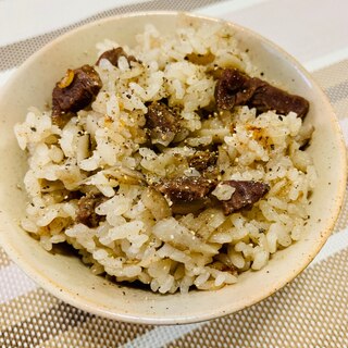 味付き肉とごぼうの炊き込みご飯